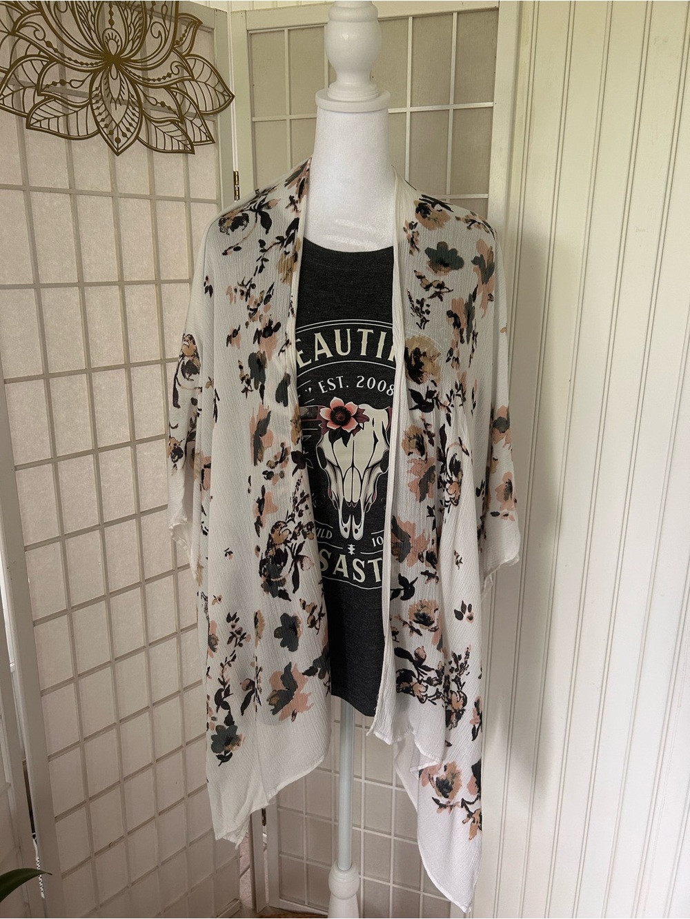 Western Boho 2-Piece Bundle | Floral Kimono & Graphic Tee | XL | Pre-Loved
